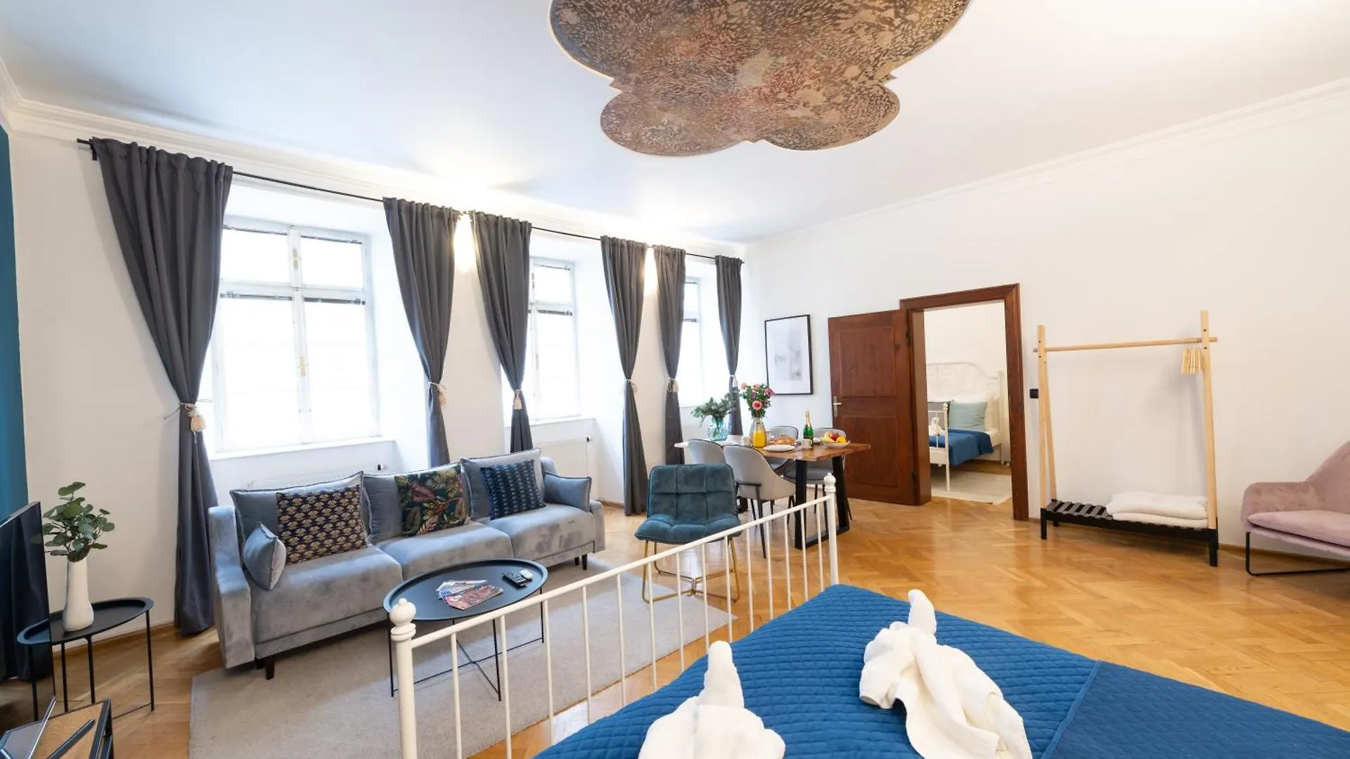Best Price & Location - Historic Square Residency براغ