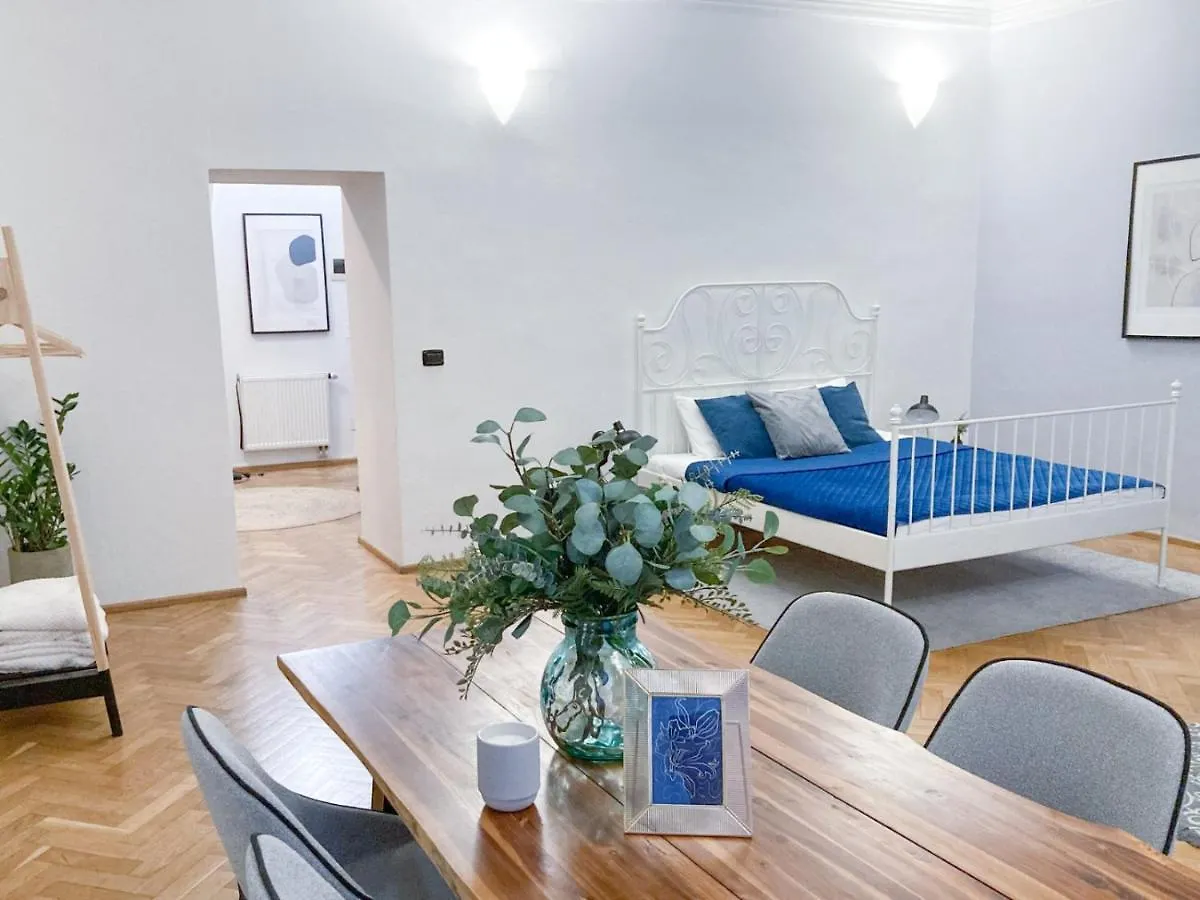 Best Price & Location - Historic Square Residency Praga Czechy